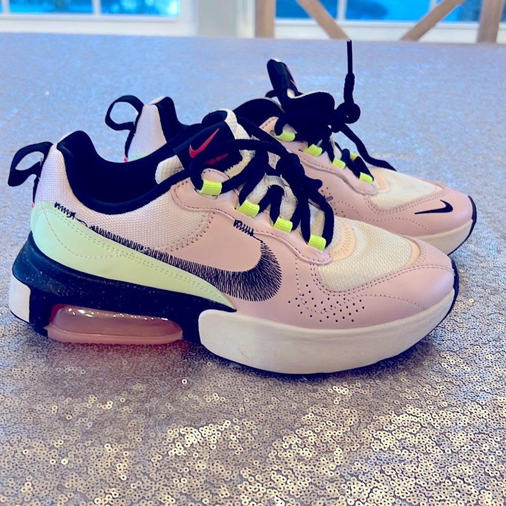 Nike Air Max Verona Guava Ice EUC